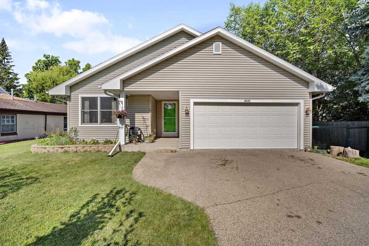 4640 Charles St, Caledonia, WI 53402