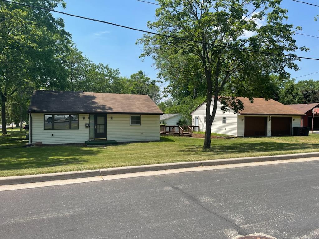 313 Lois St, Waukesha, WI 53149
