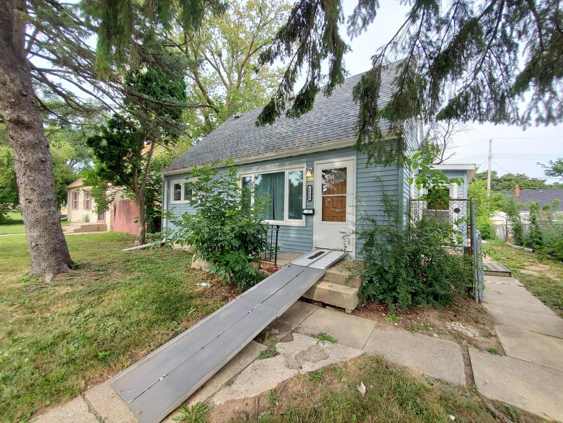 5680 N 60th St, Milwaukee, WI 53218