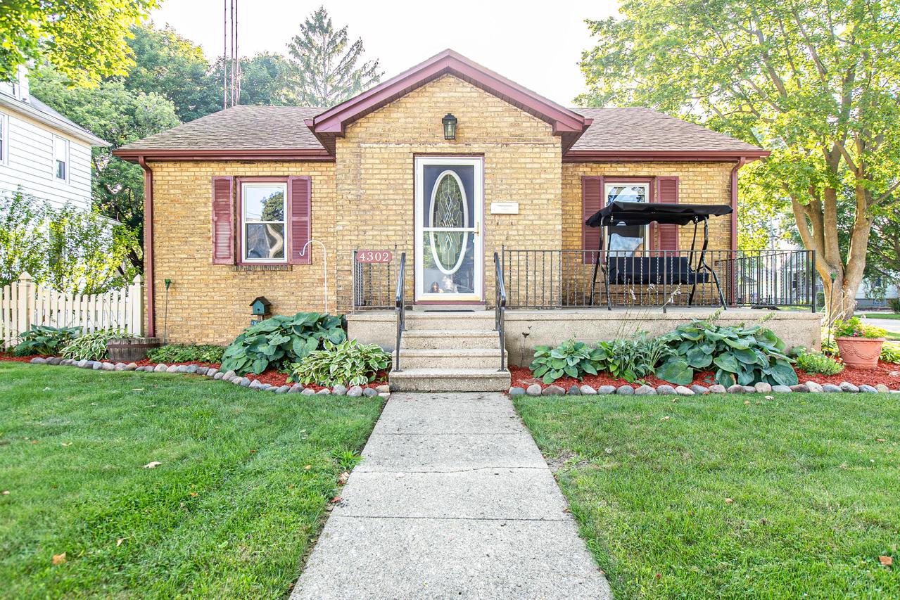 4302 5th Ave, Kenosha, WI 53140