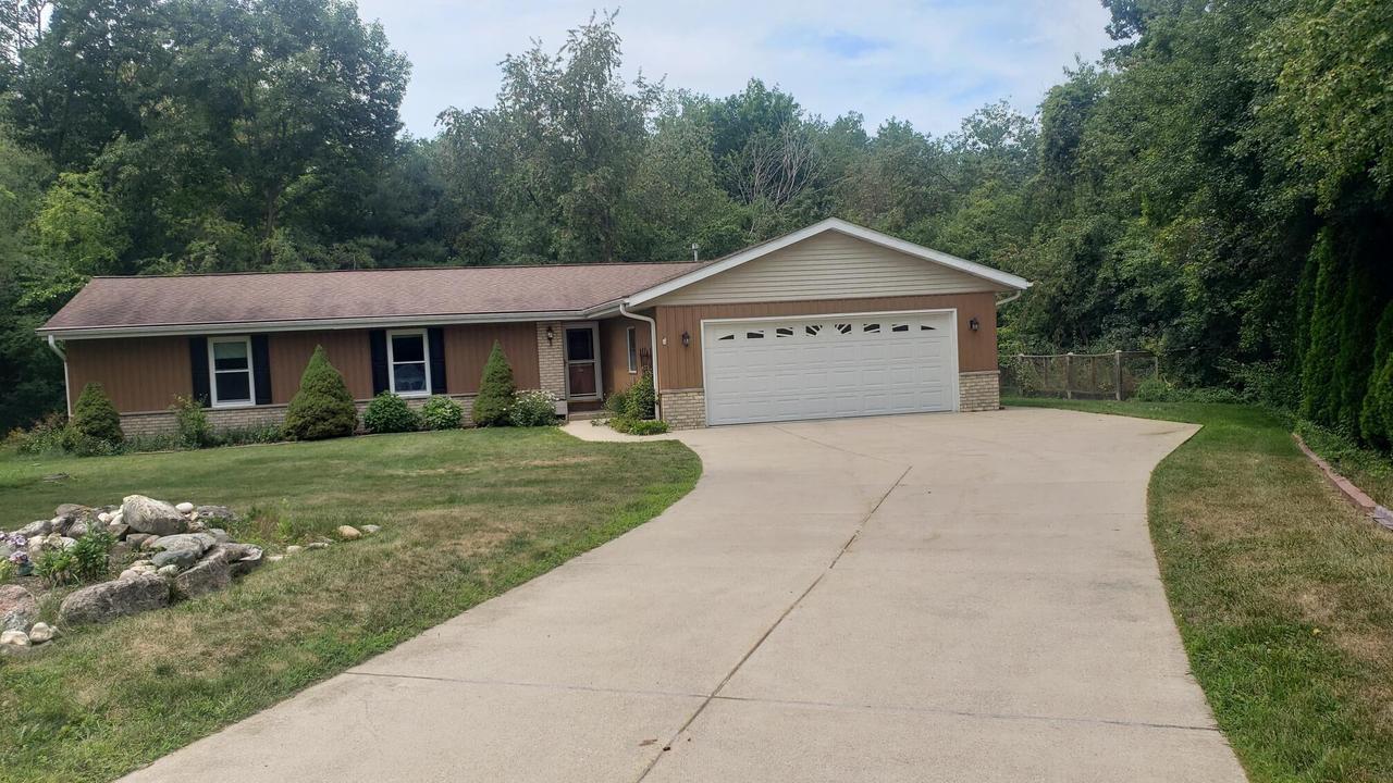 W277S4455 Elk Valley, Waukesha, WI 53189