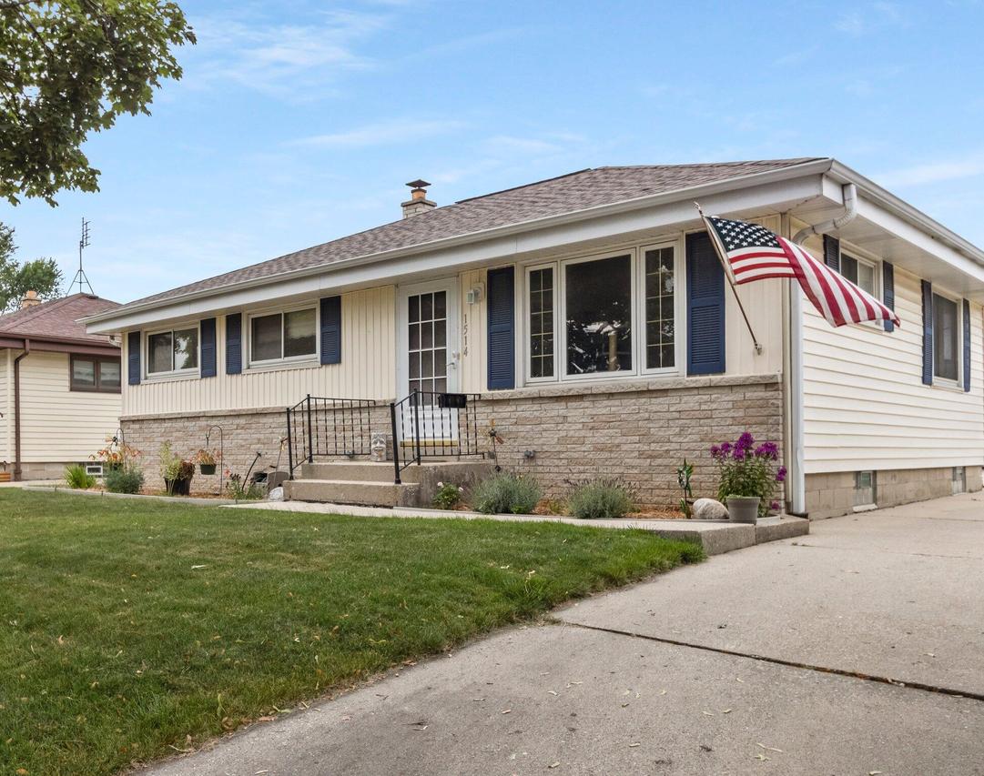 1514 W Vogel Ave., Milwaukee, WI 53221