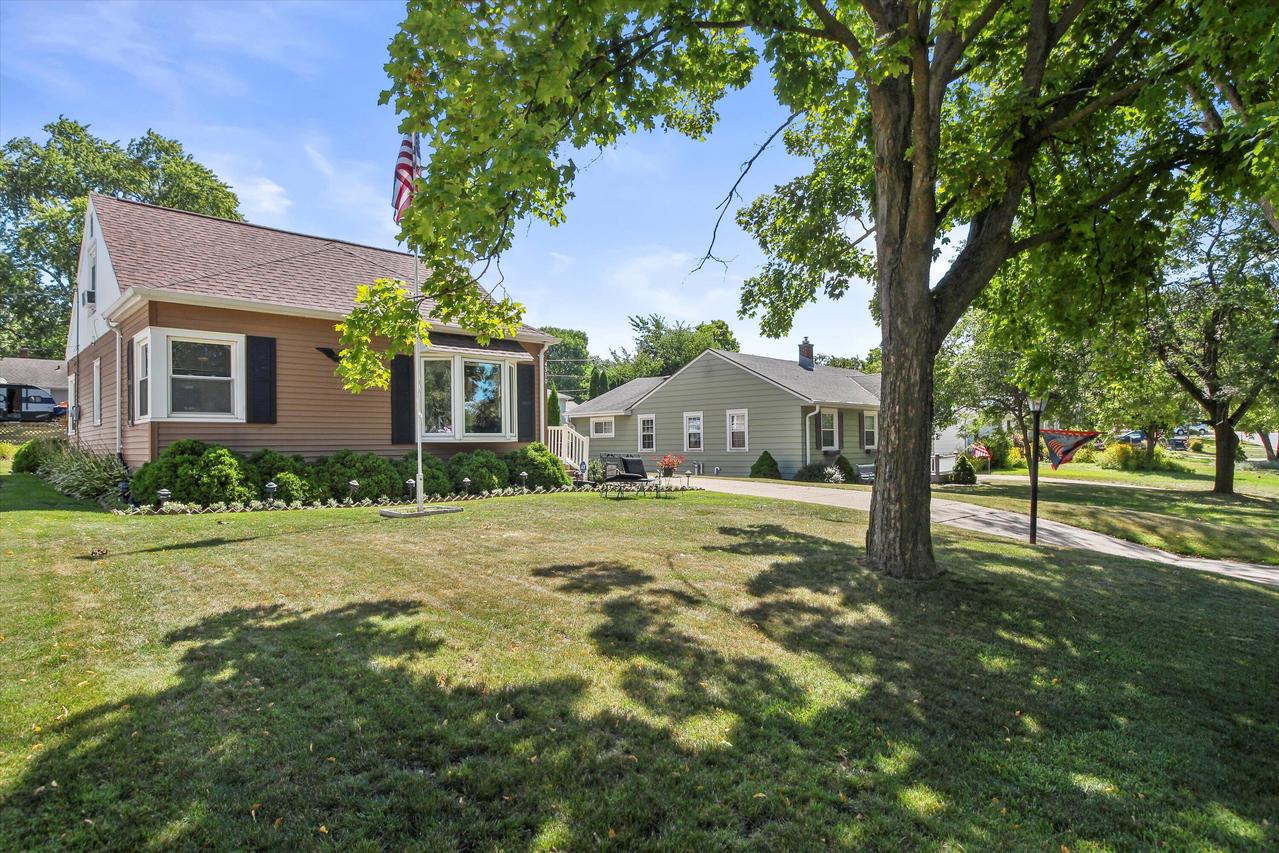 4310 Raymir Pl, Wauwatosa, WI 53222