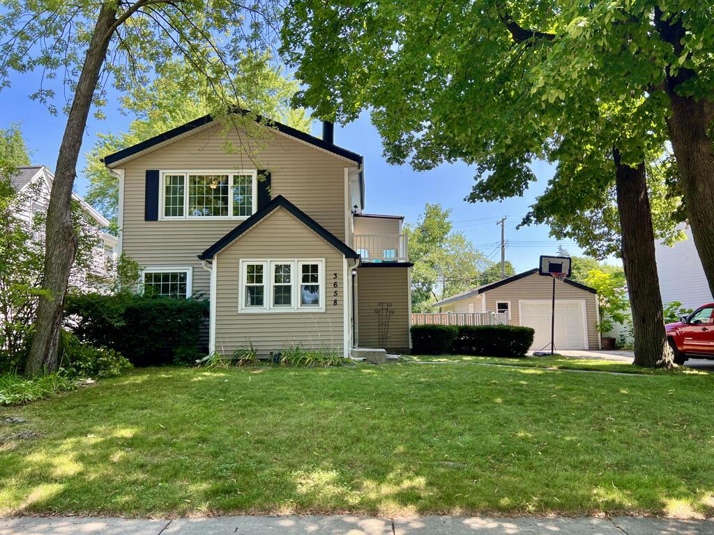 3658 S 89th St, Milwaukee, WI 53228