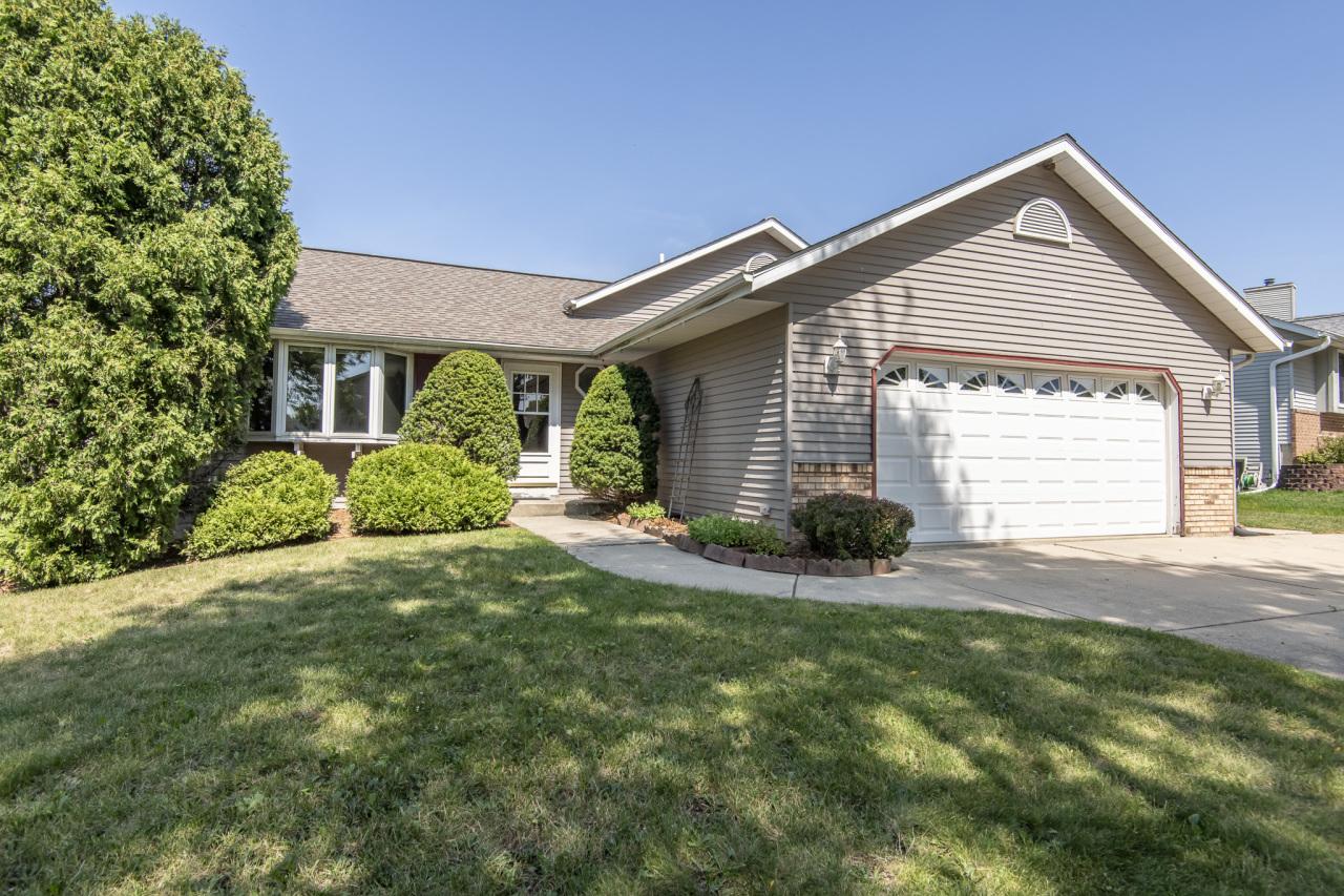 1216 River Pl., Waukesha, WI 53189
