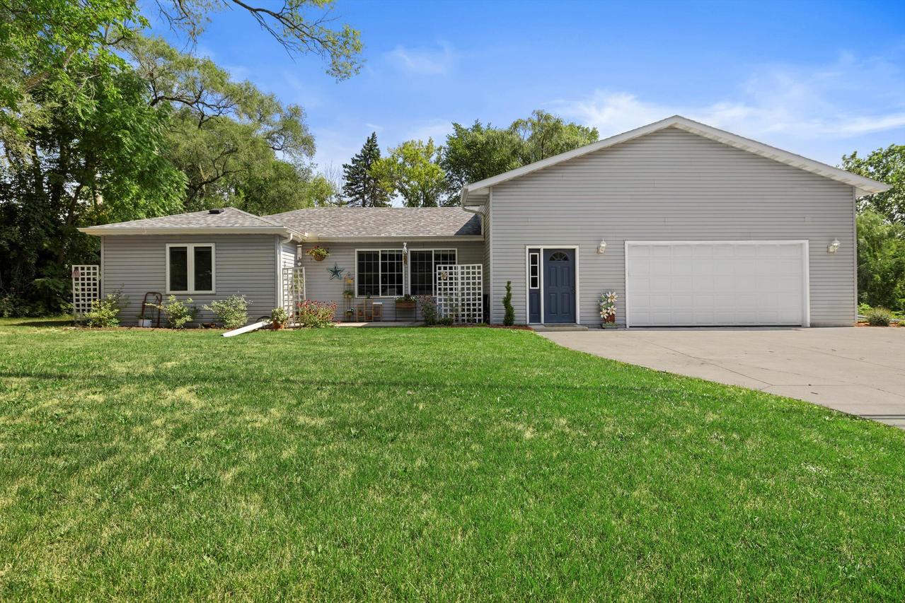 W195S7366 Racine Ave, Muskego, WI 53150