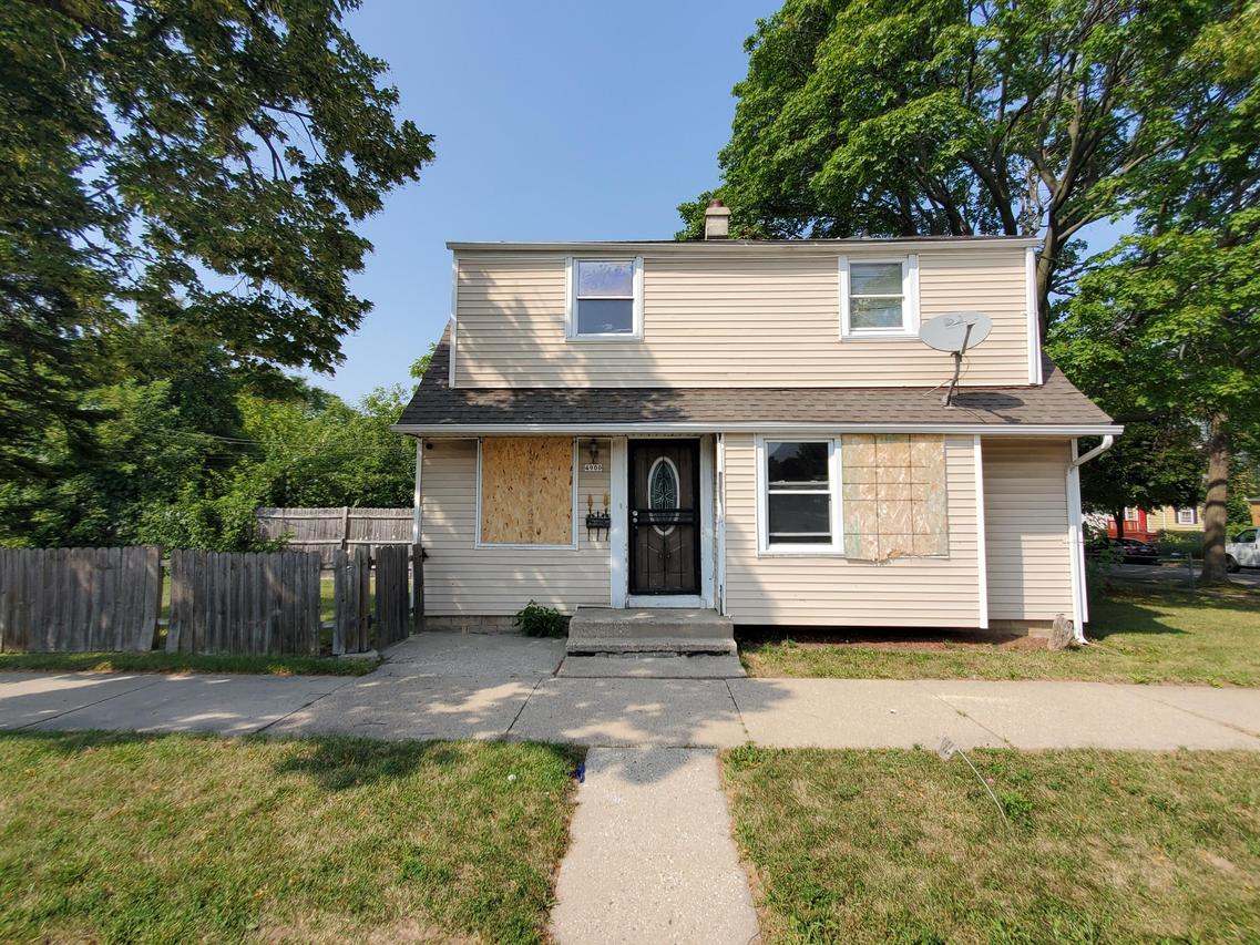 4900 W Fiebrantz Ave, Milwaukee, WI 53216