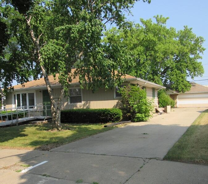 7719 W Fiebrantz Ave, Milwaukee, WI 53222