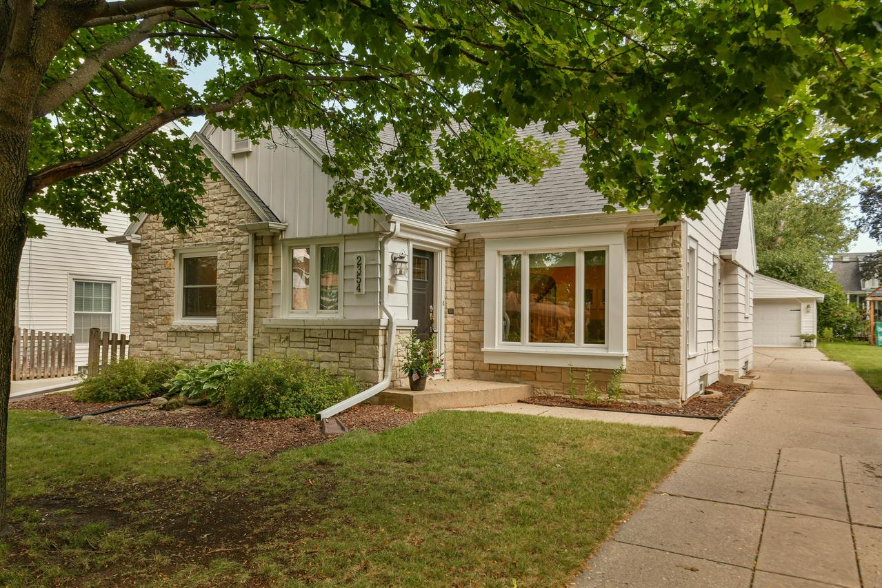 2354 N 84th  St., Wauwatosa, WI 53226