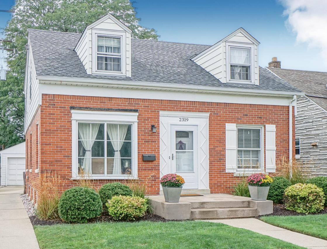 2319 N 89th St., Wauwatosa, WI 53226