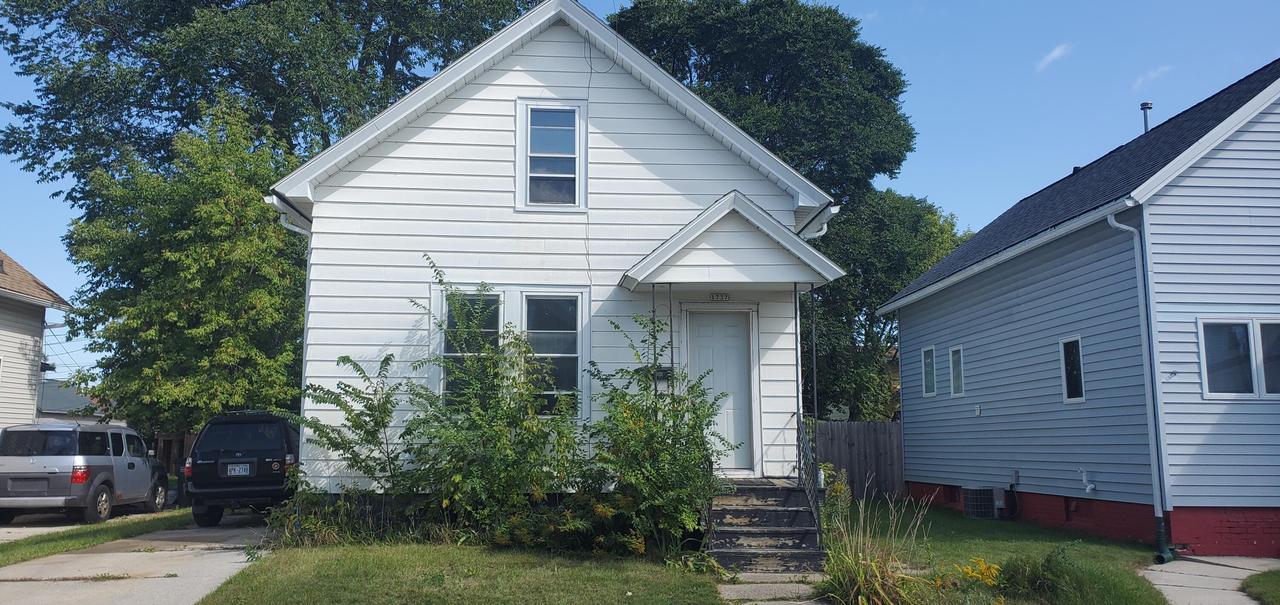 1737 S 13th St., Sheboygan, WI 53081