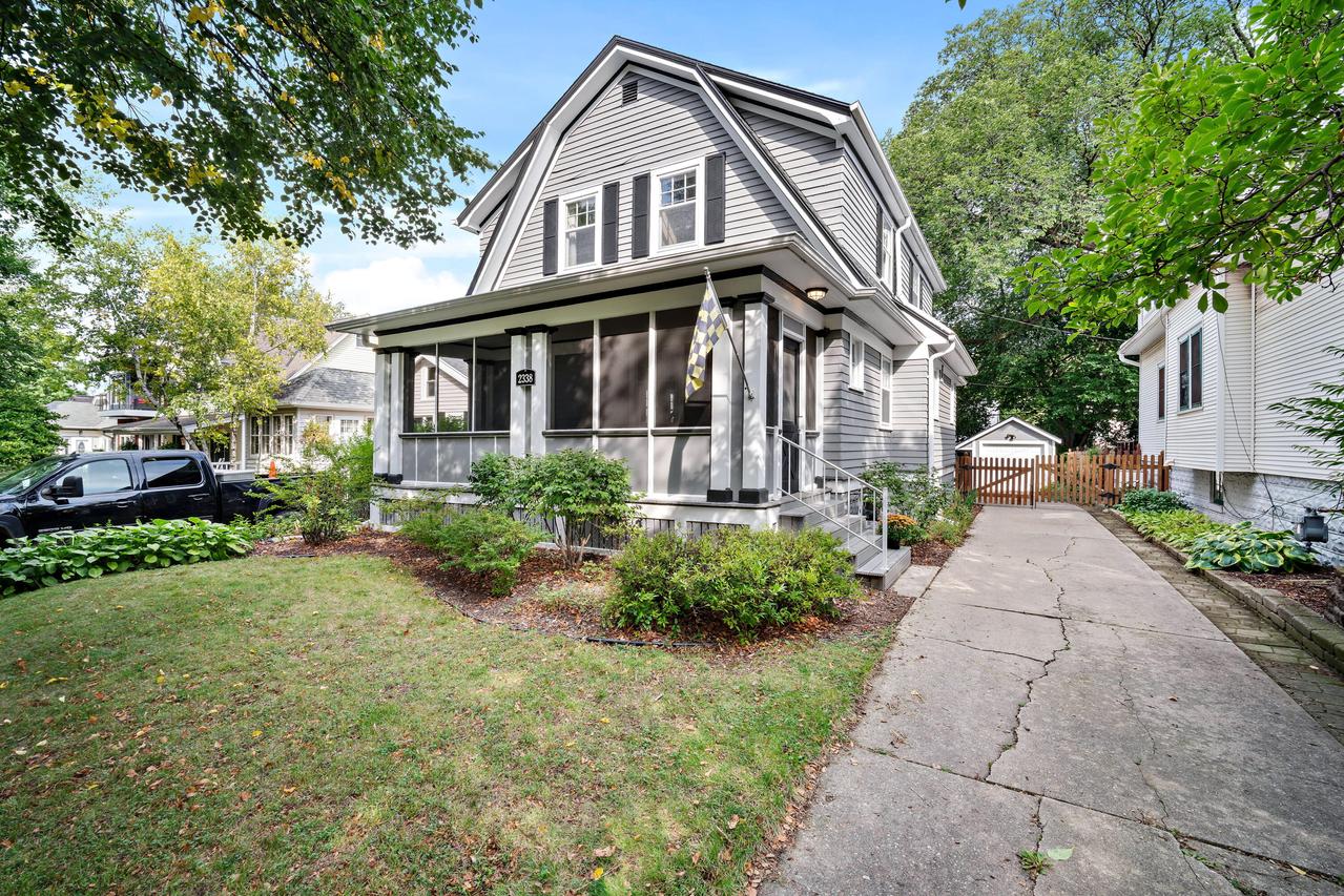2338 N 71st St, Wauwatosa, WI 53213