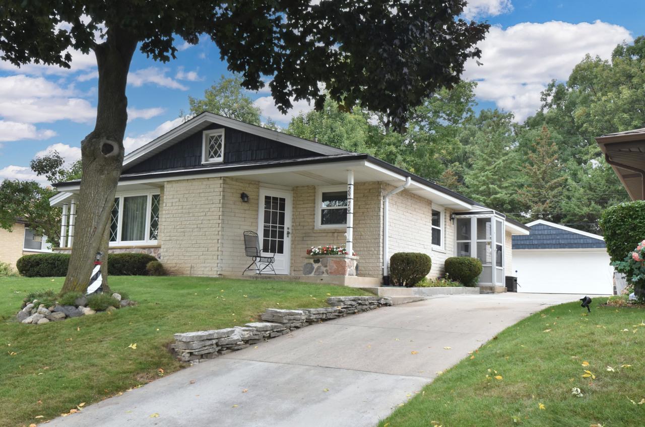 2970 W Wanda Ave, Milwaukee, WI 53221