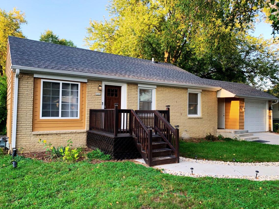 3268 W Birchwood Ave, Milwaukee, WI 53221