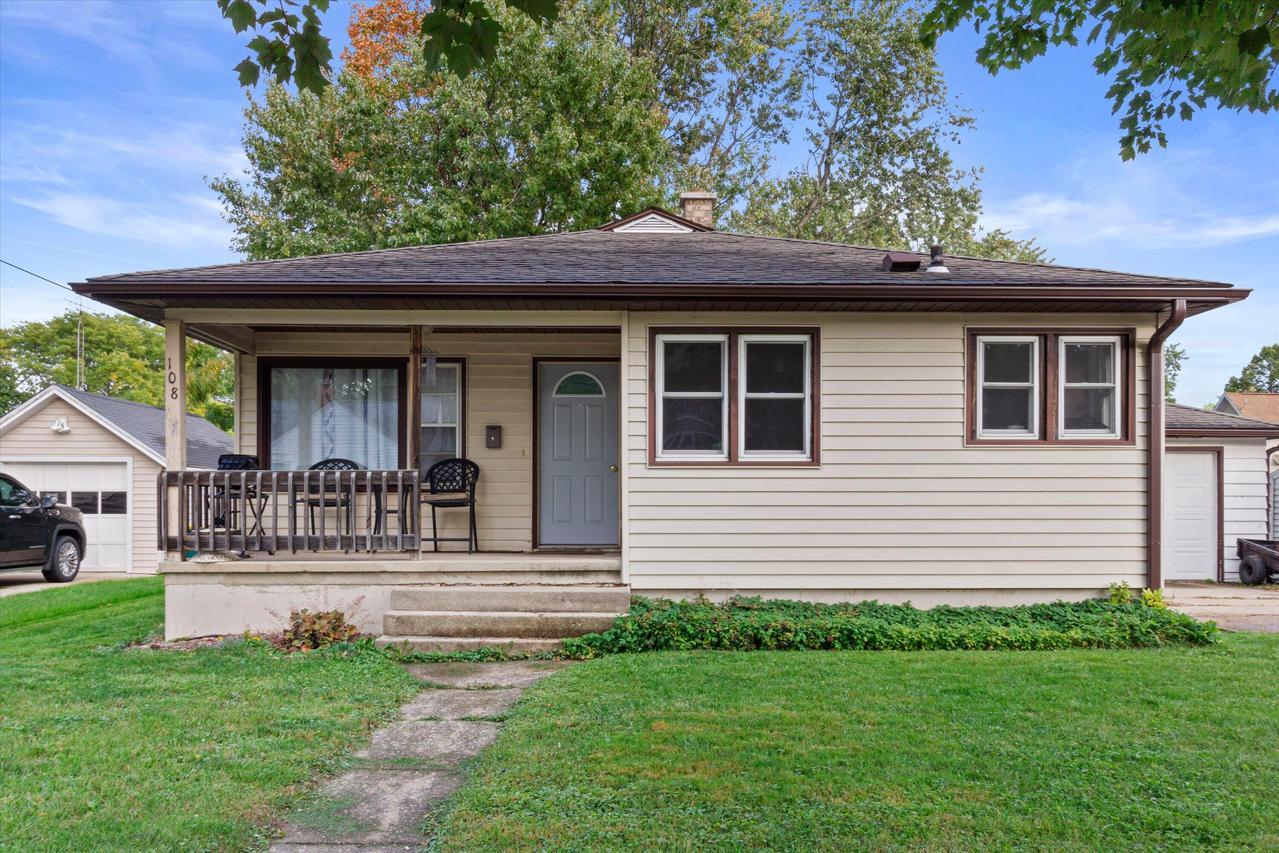 108 Shirley St, Fort Atkinson, WI 53538