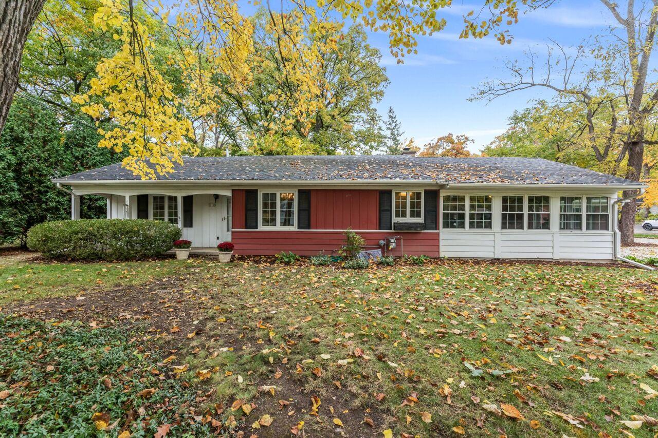 12108 W Elmhurst Pkwy, Wauwatosa, WI 53226