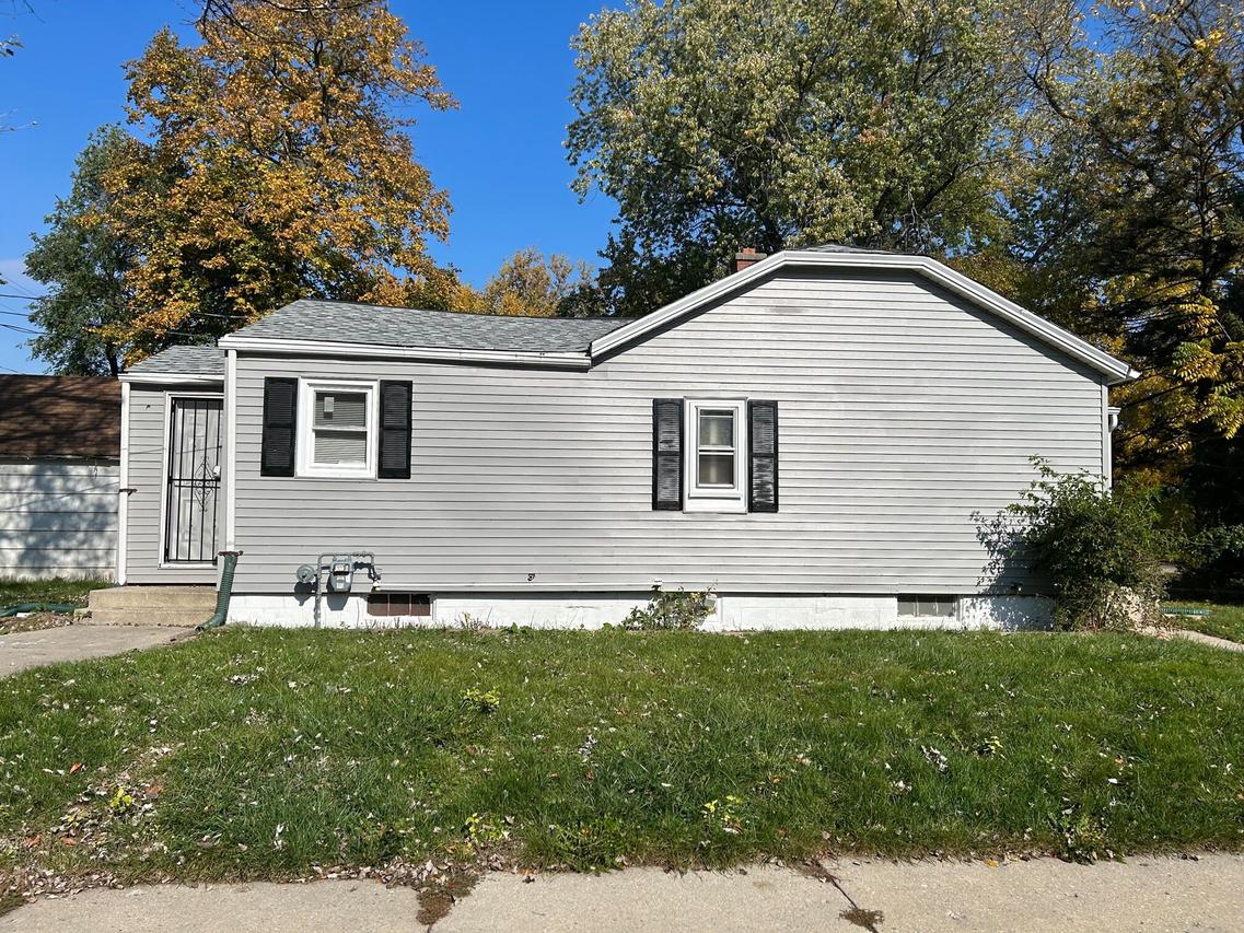 5009 N 58th St, Milwaukee, WI 53218