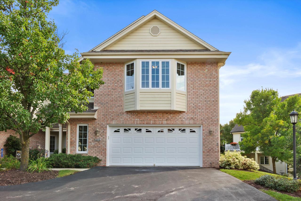 3301 Cedar Hollow #D, Waukesha, WI 53188