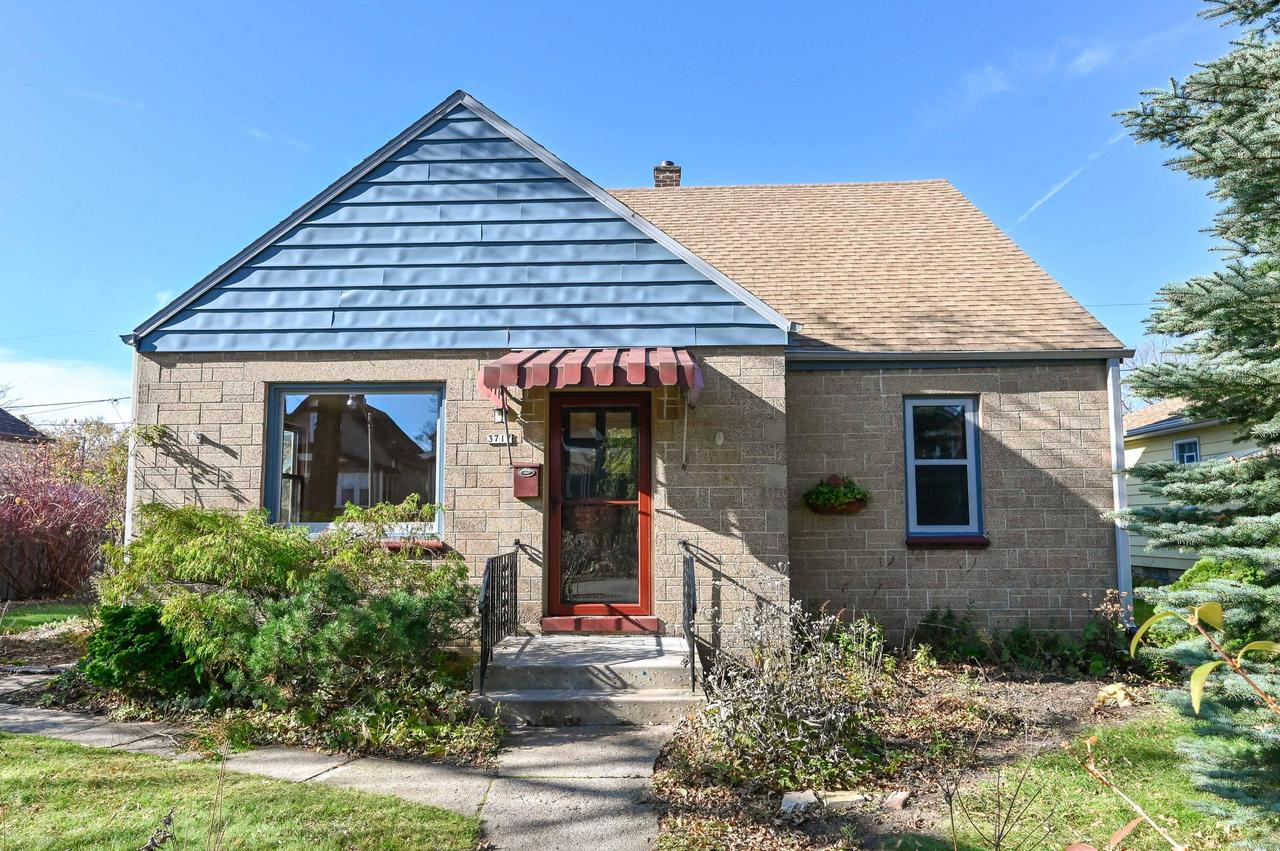 3717 S Alabama Ave, Milwaukee, WI 53207