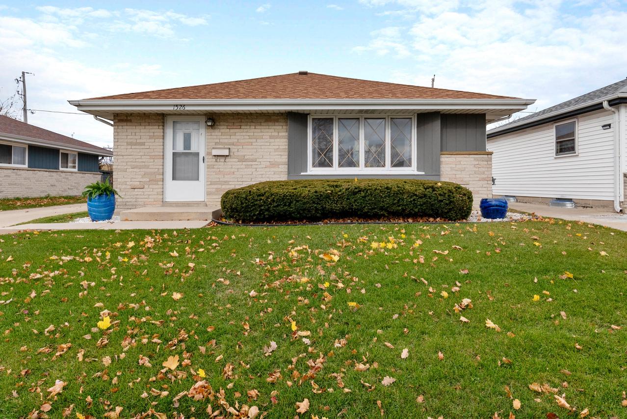 1526 W Foster Ave, Milwaukee, WI 53221