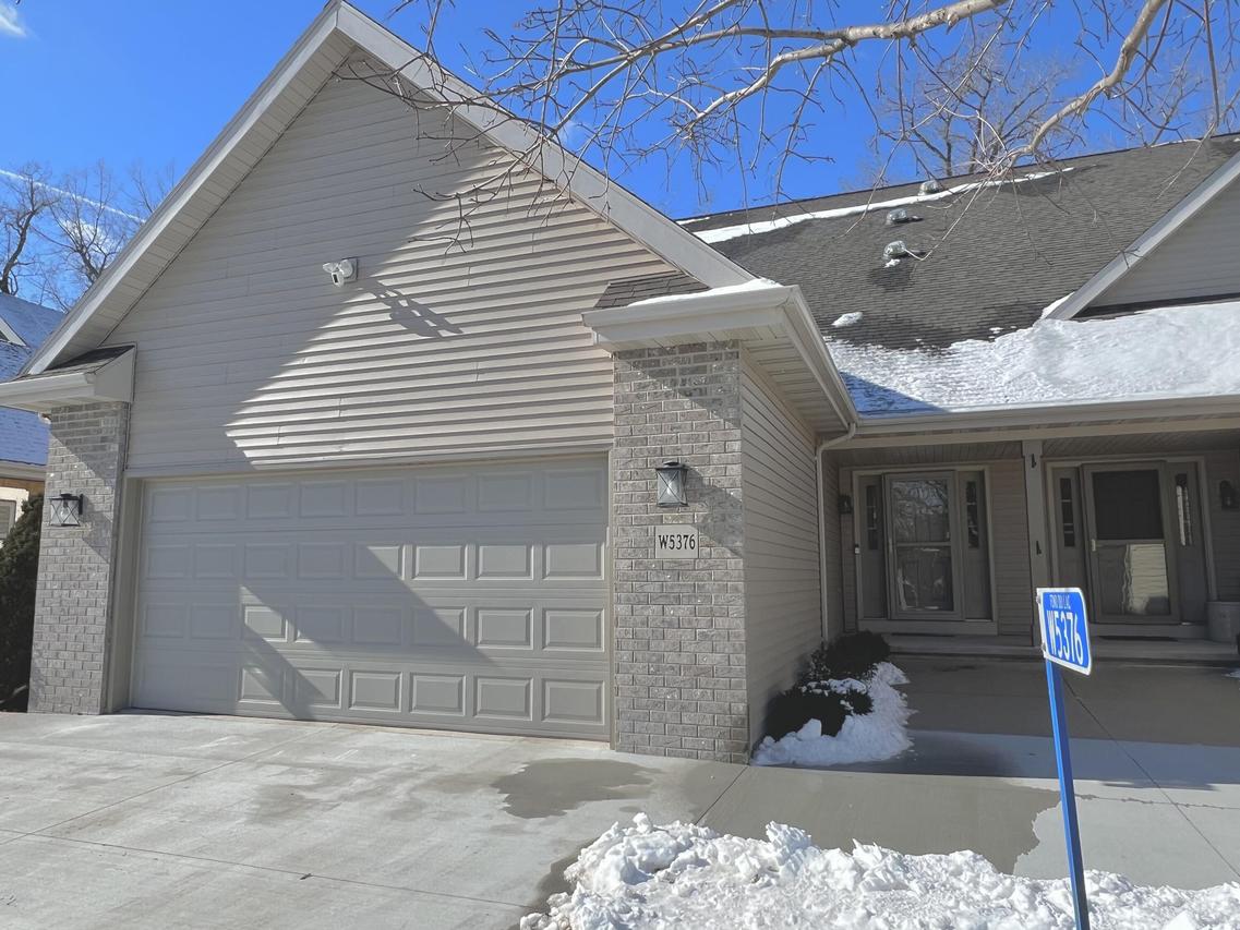 W5376 Martin Ln, Fond Du Lac, WI 54935