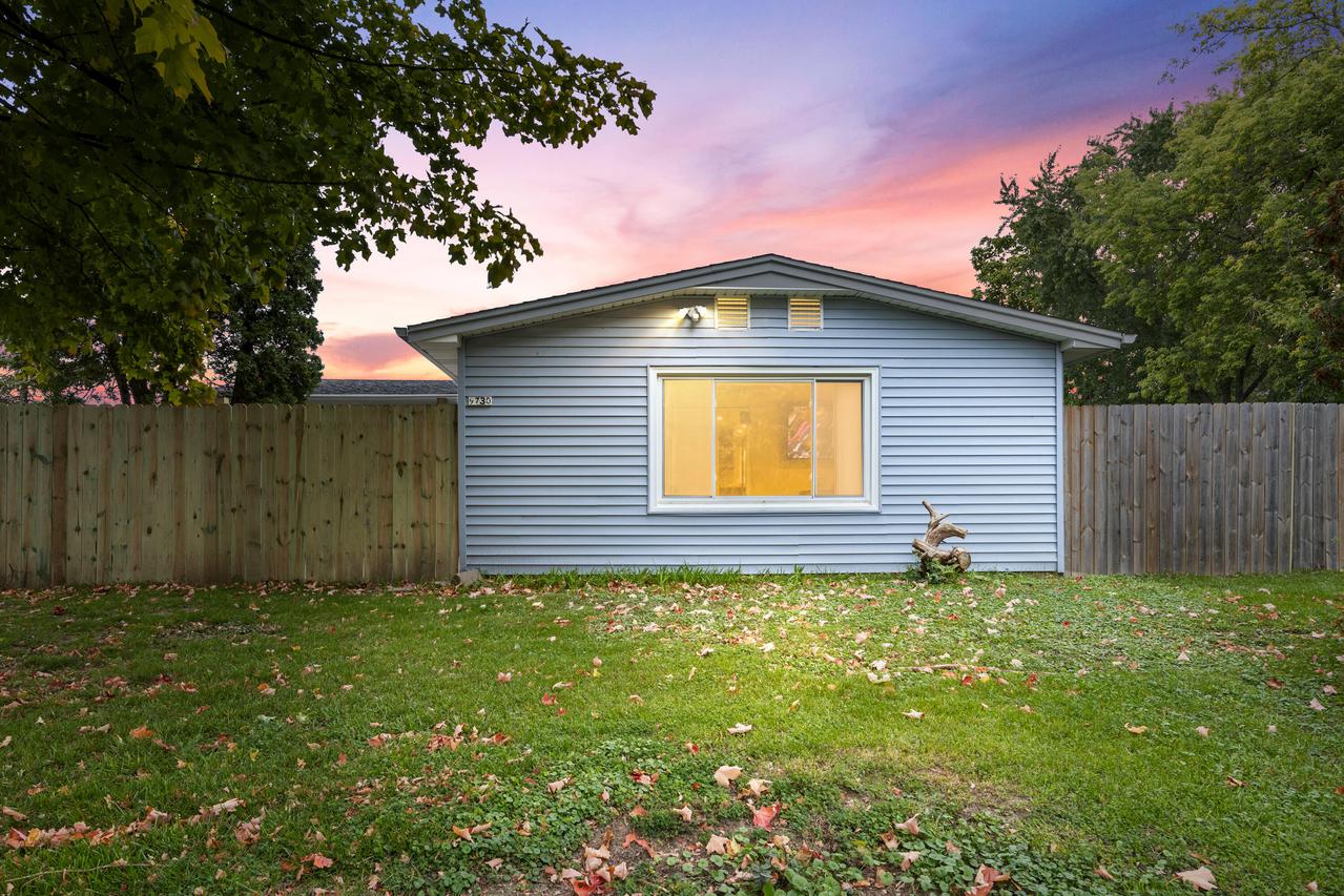 9730 Caddy Ln, Caledonia, WI 53108