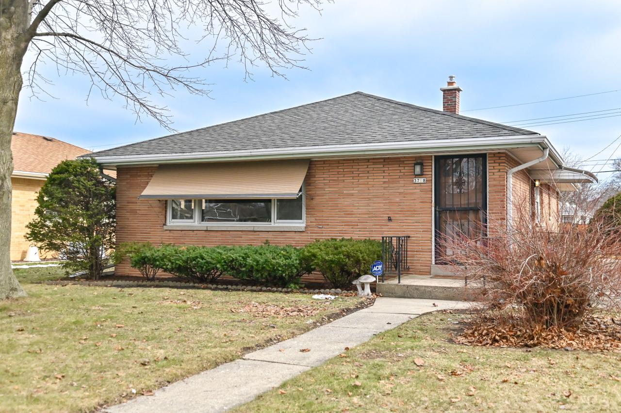 3708 N 101st St, Wauwatosa, WI 53222