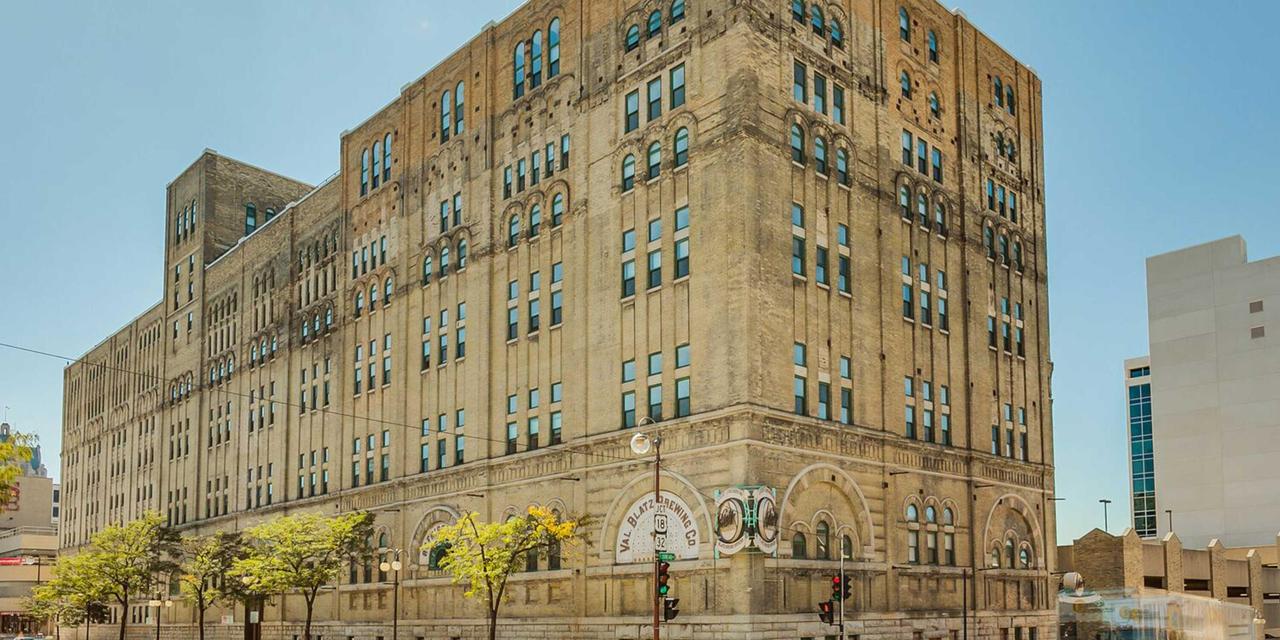 270 E Highland Ave #1041, Milwaukee, WI 53202