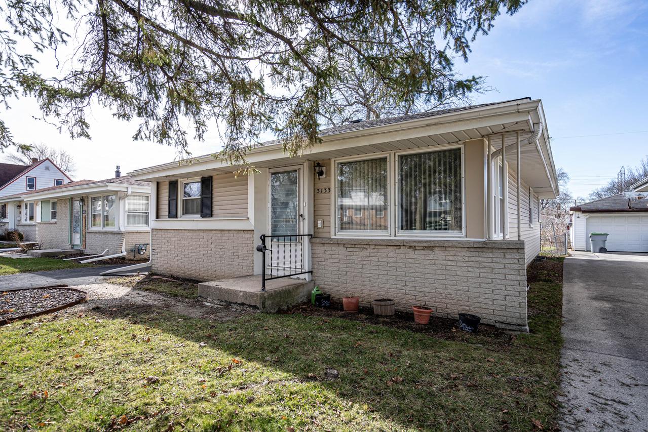 3133 S 97th St, Milwaukee, WI 53227