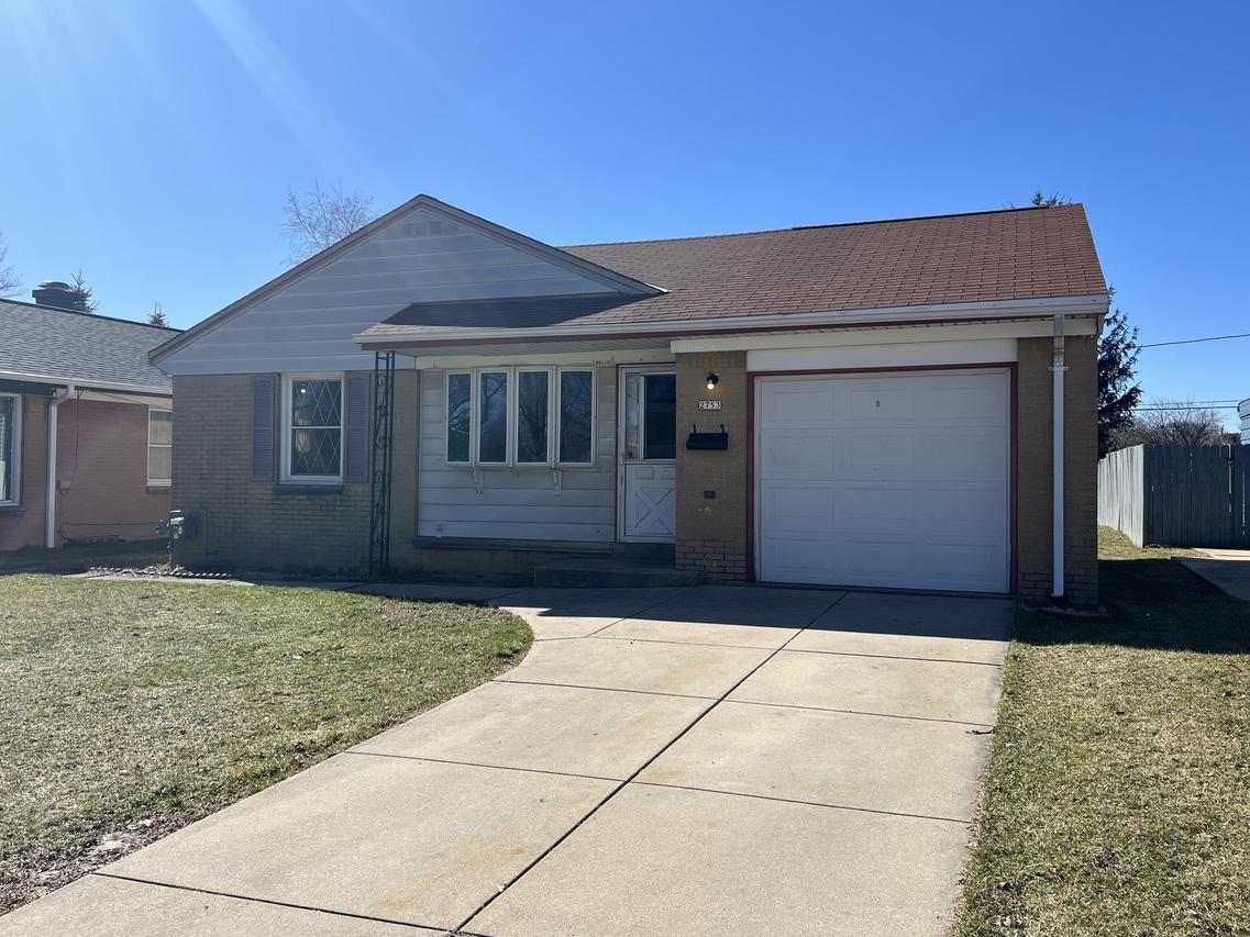 2753 S 57th St, Milwaukee, WI 53219