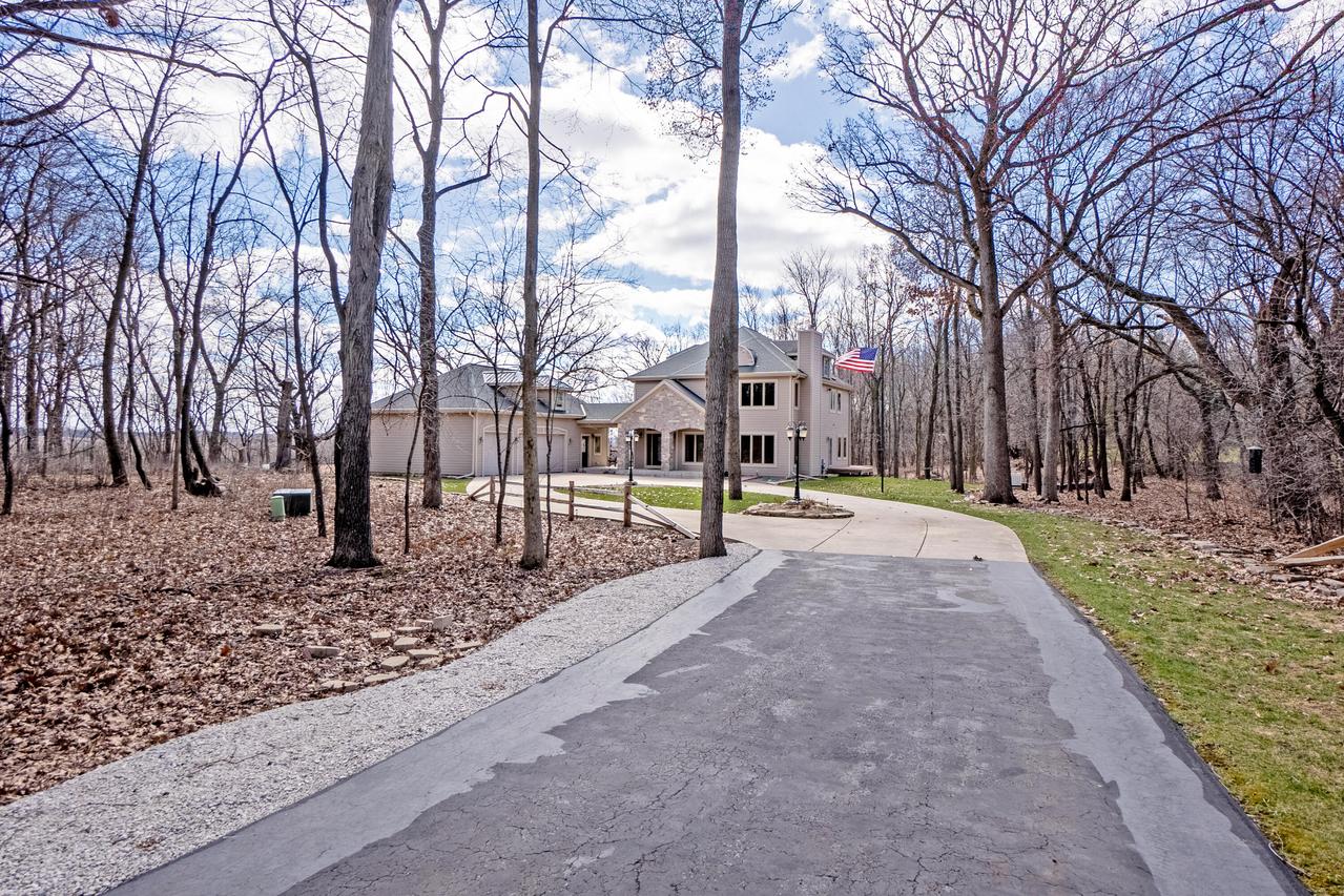 N91W27221 Hickory Rd, Lisbon, WI 53029