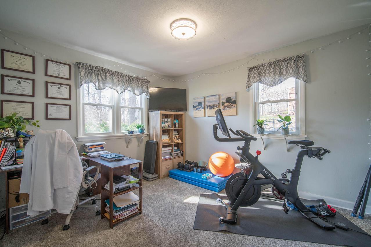 12124 W Vliet St, Wauwatosa, WI 53226