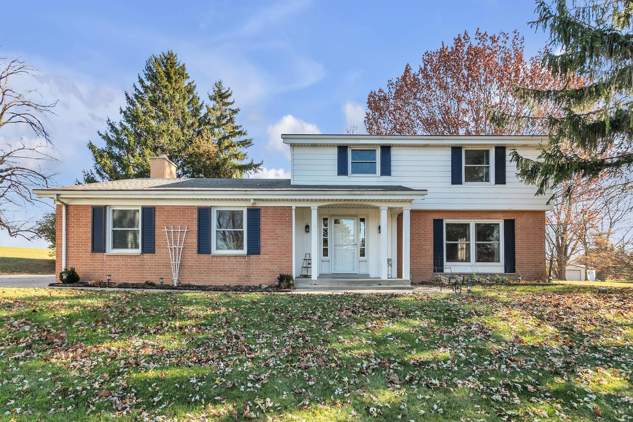 1103 Arrowhead Rd, Grafton, WI 53024