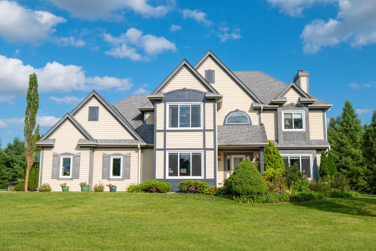 W329N9510 W Shore Dr, Merton, WI 53029