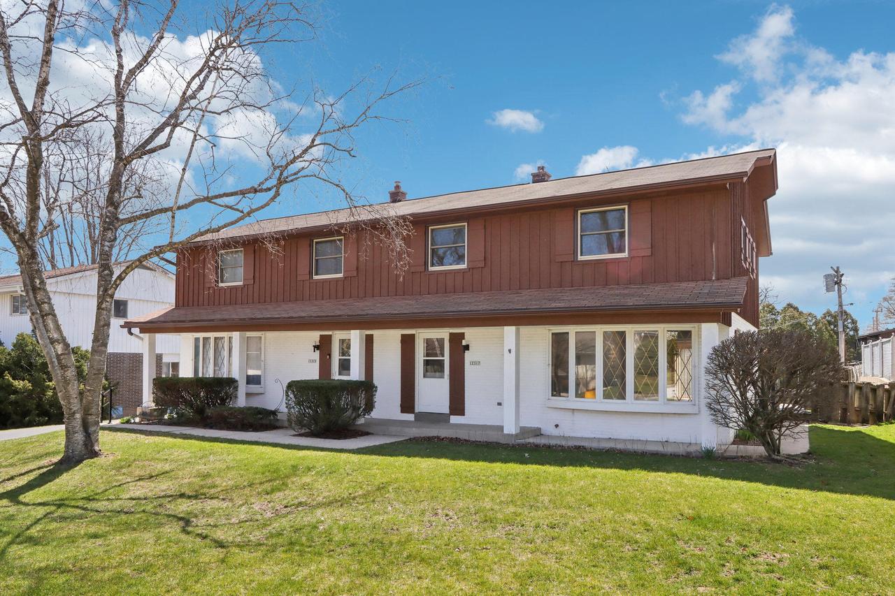 12315 W Diane Dr #12317, Wauwatosa, WI 53226