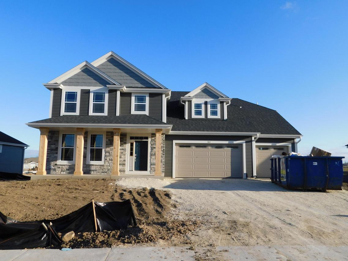 848 Kohlwey Dr, Grafton, WI 53024