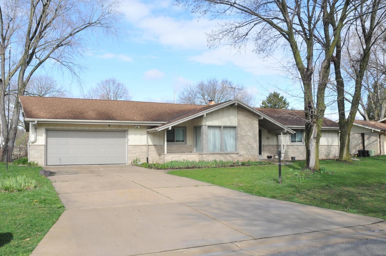 7267 N Pierron Rd, Glendale, WI 53209