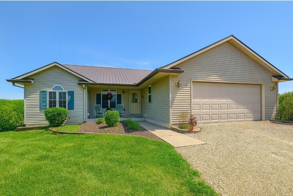E8471 Walnut Ln, Viroqua, WI 54665