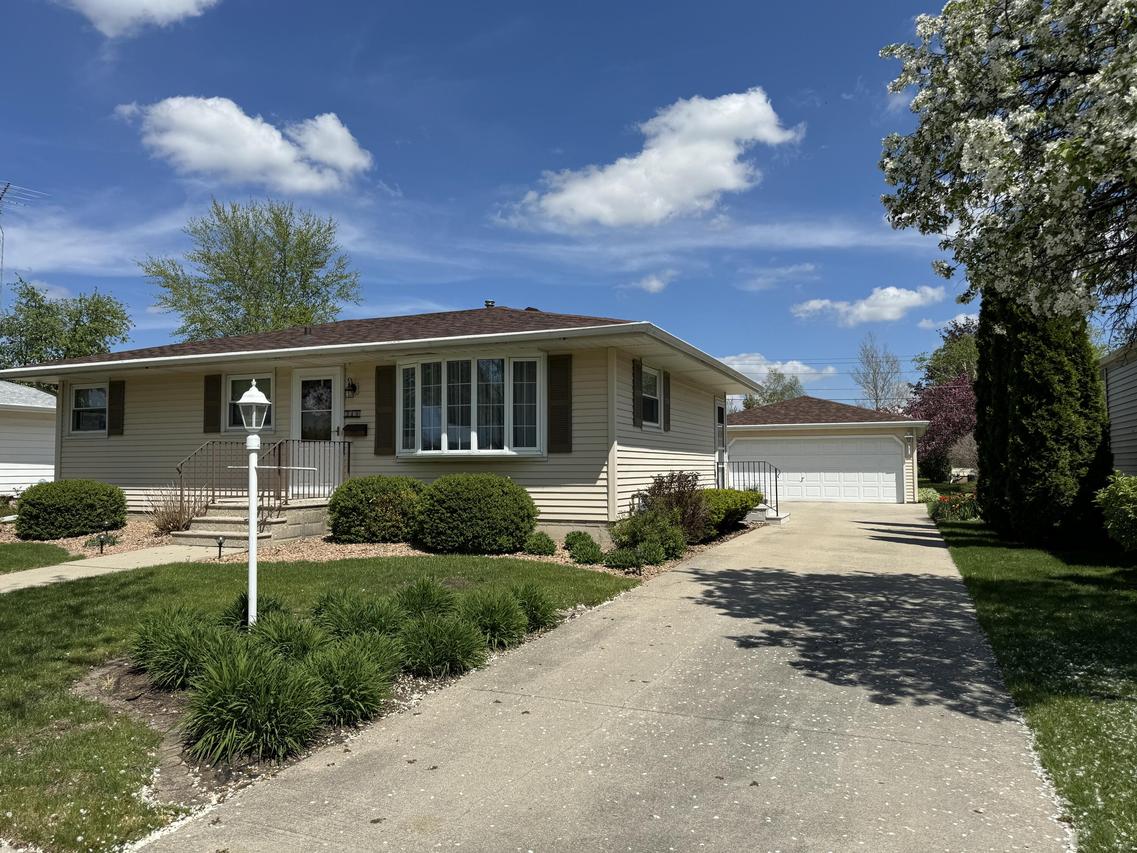 319 Breister Ave, Fond Du Lac, WI 54935