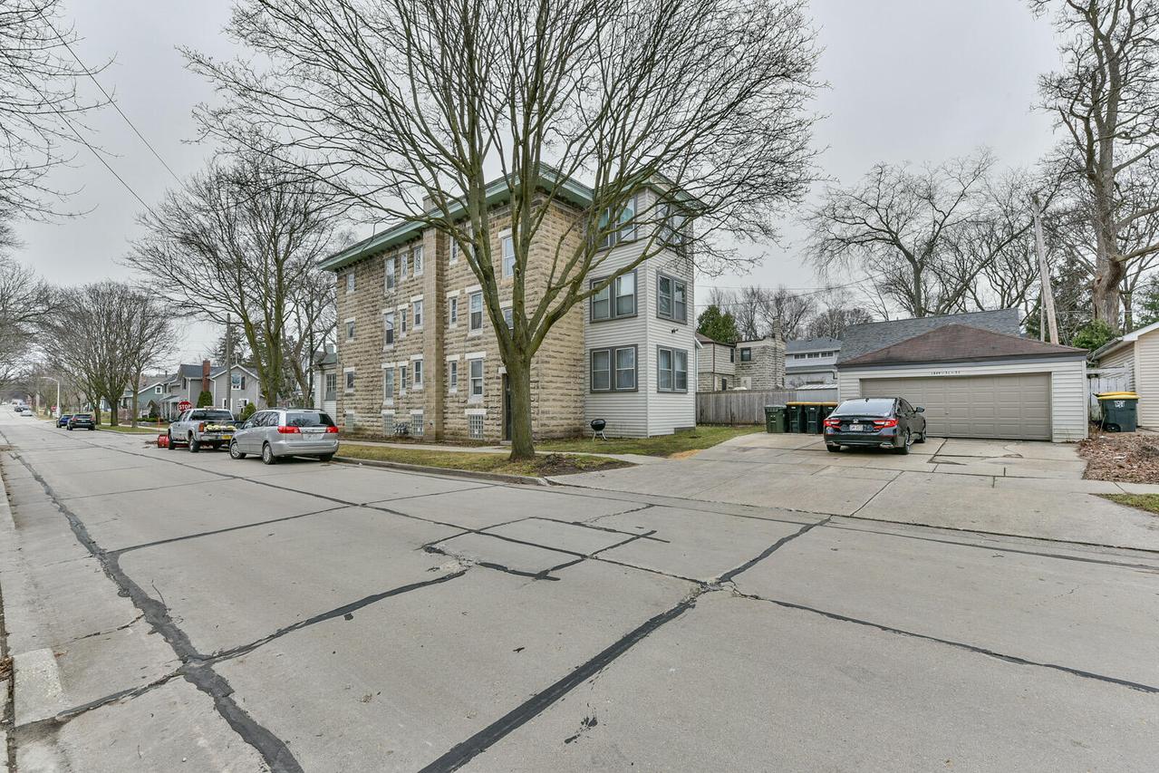 1849 Church St, Wauwatosa, WI 53213