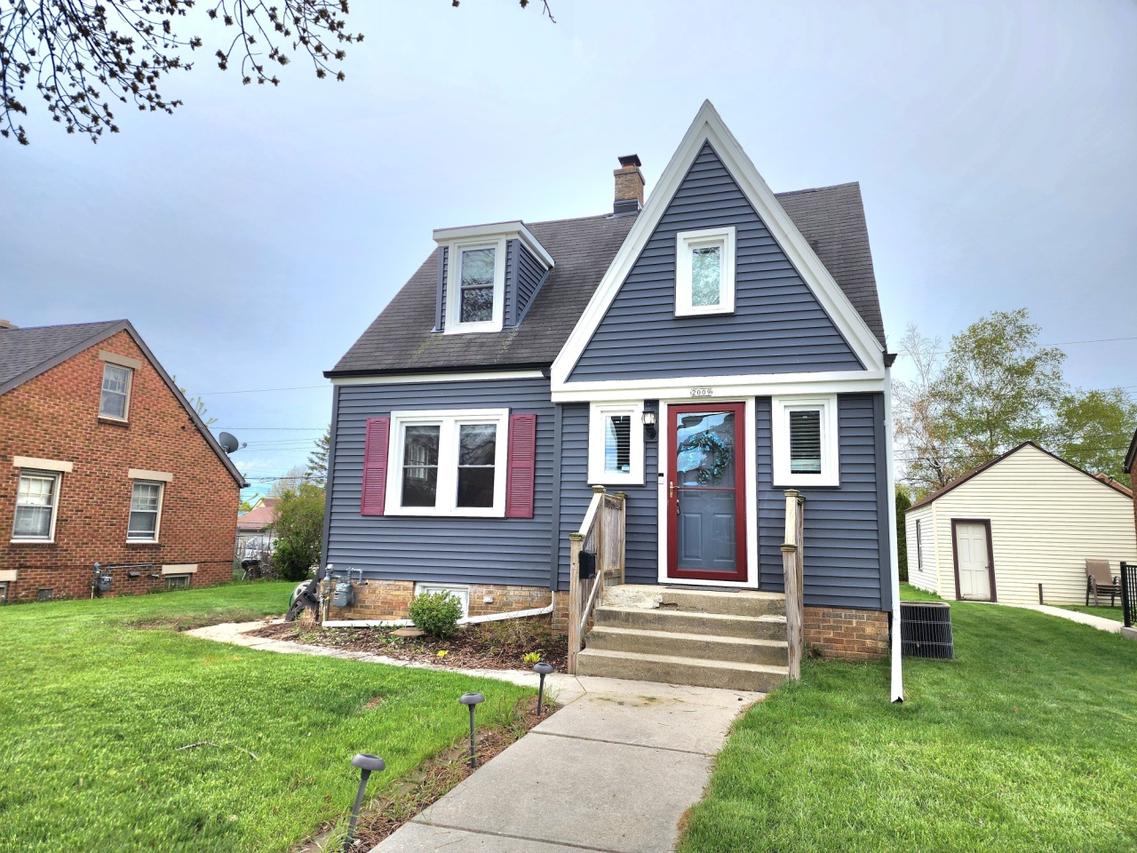 2009 Broadway Ave, Sheboygan, WI 53081
