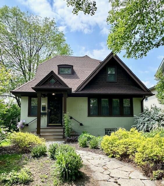 1721 N 68th St, Wauwatosa, WI 53213