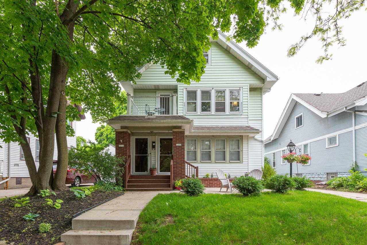 2208 N 71st St #2210, Wauwatosa, WI 53213
