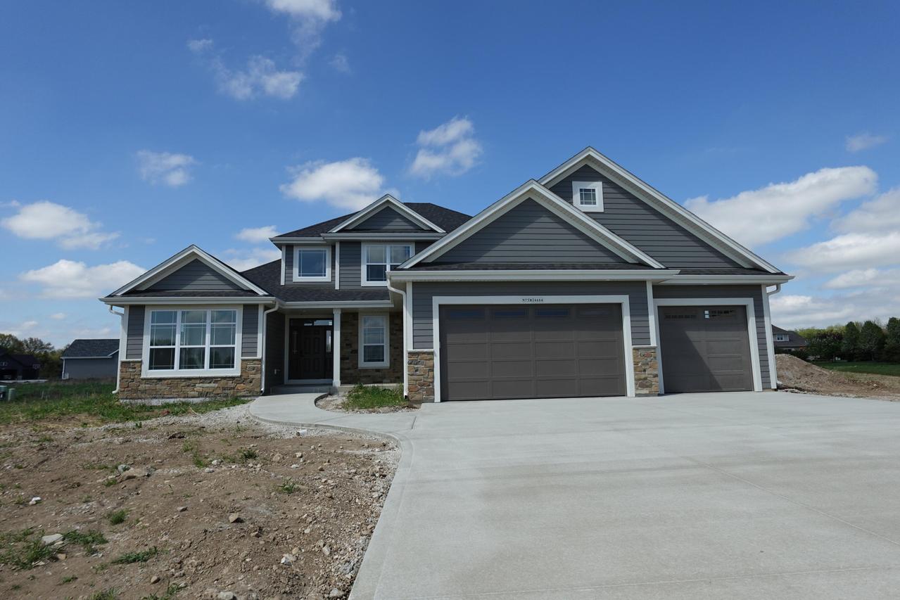 N75W24664 Lauren Ct, Sussex, WI 53089