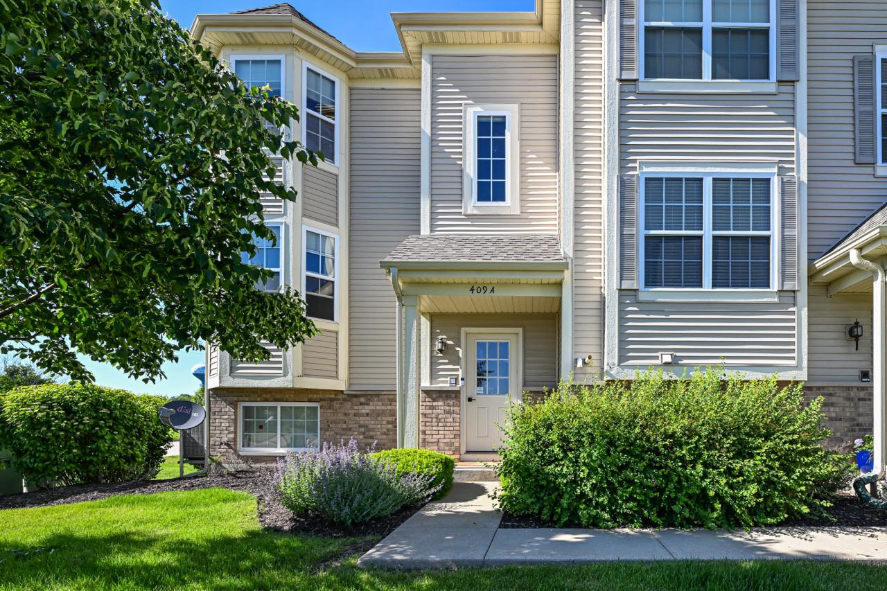409 Parker Dr #A, Genoa City, WI 53128