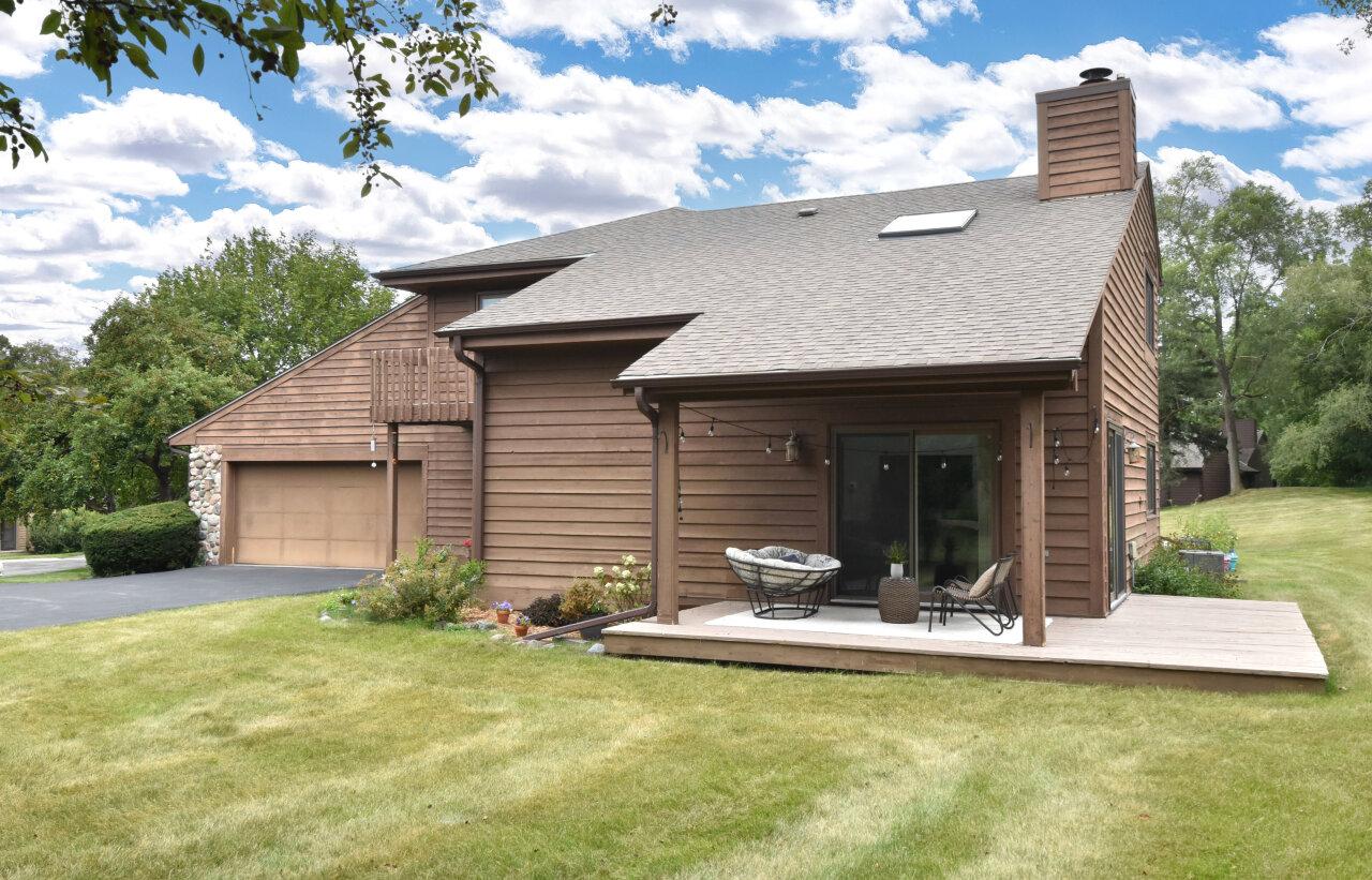 N80W13278 Fairway Ct, Menomonee Falls, WI 53051
