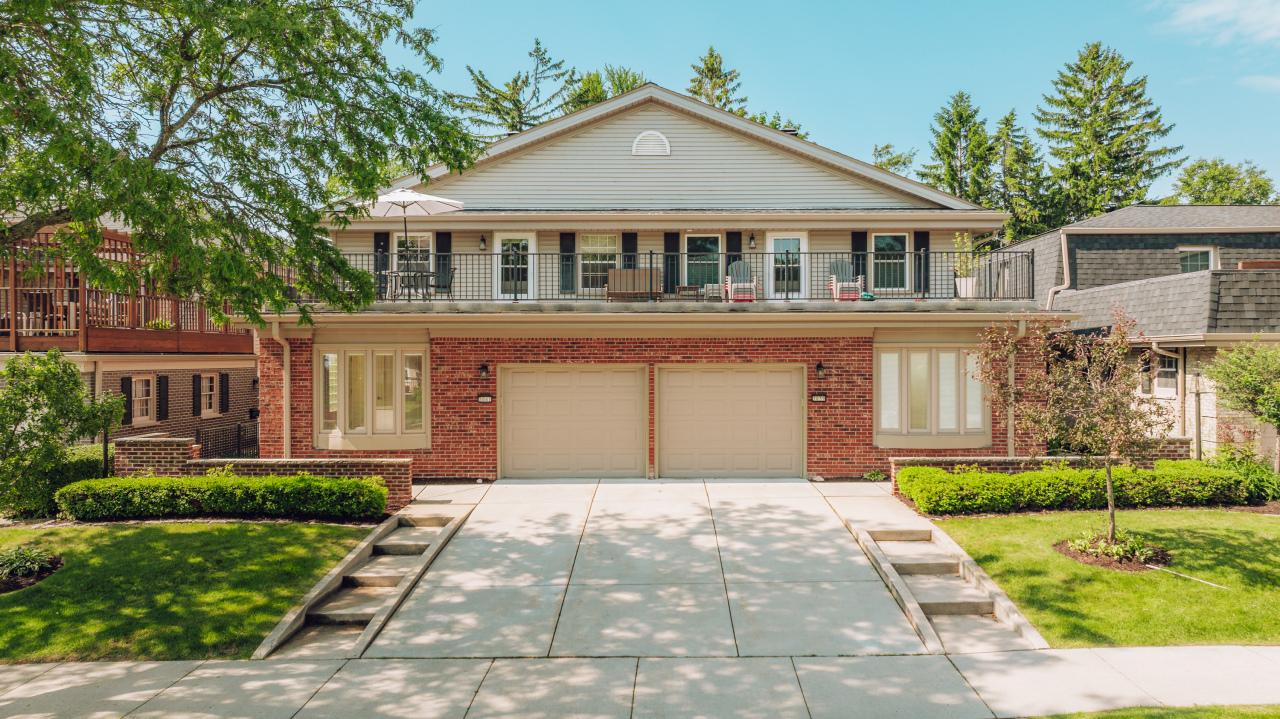 3041 E Newport Ct, Milwaukee, WI 53211