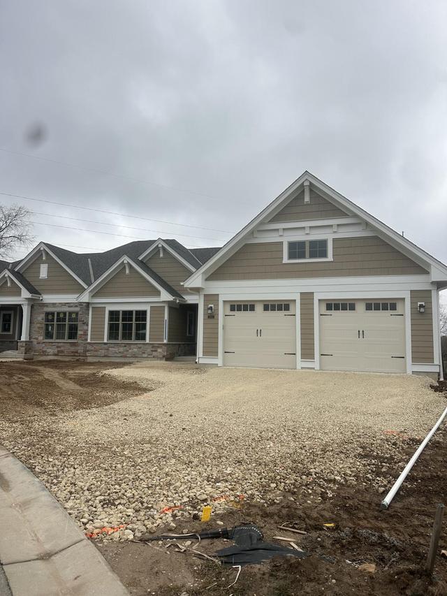 12452 N Woods Ct #11A Right, Mequon, WI 53092