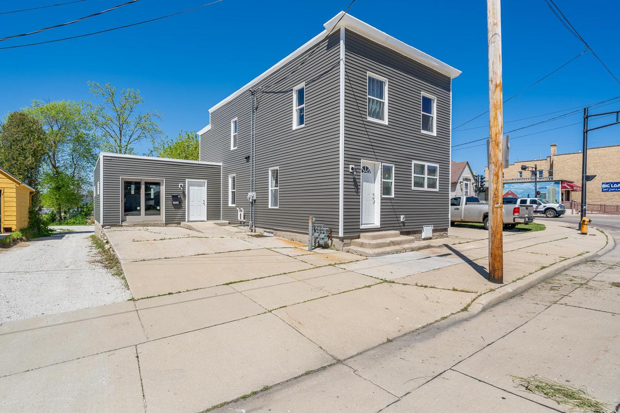 1804 14th St, Two Rivers, WI 54241