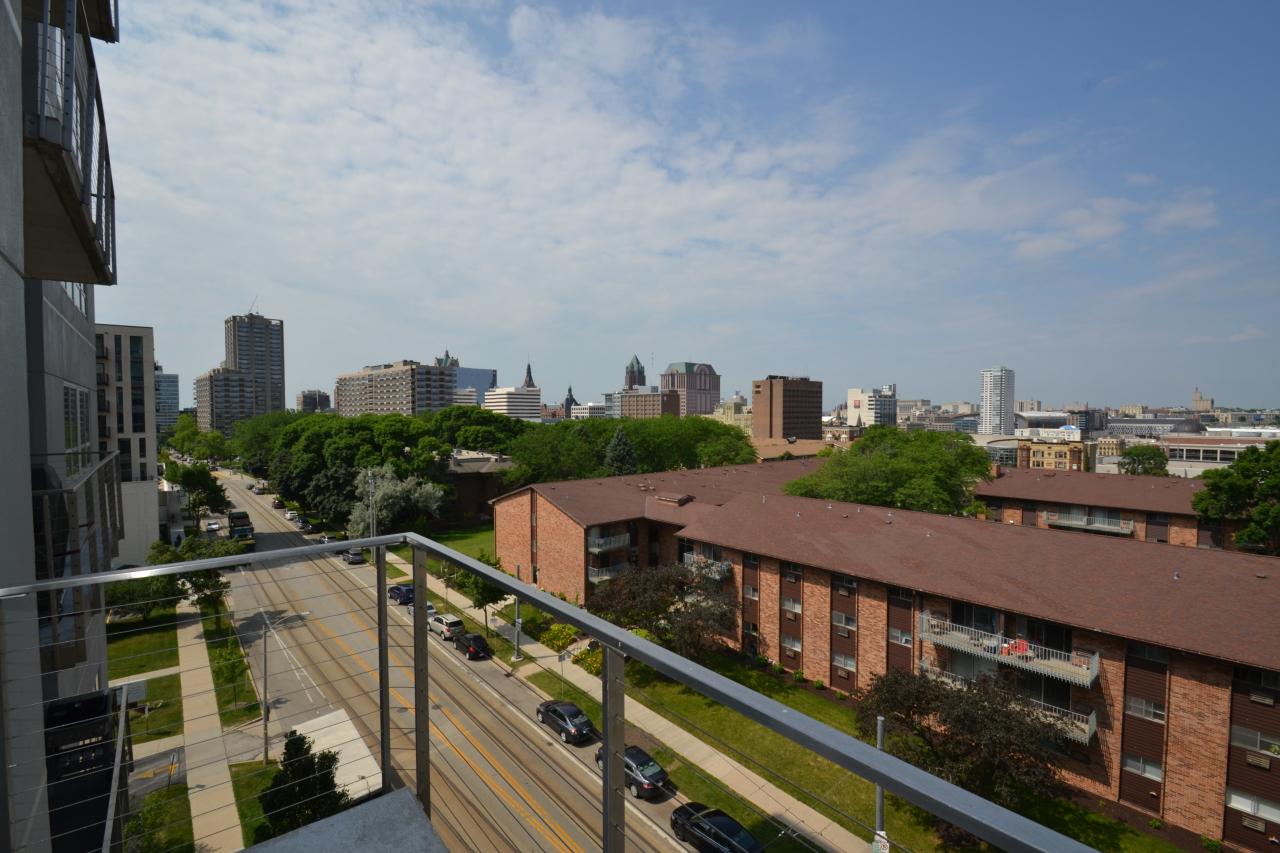 601 E Ogden Ave #608, Milwaukee, WI 53202